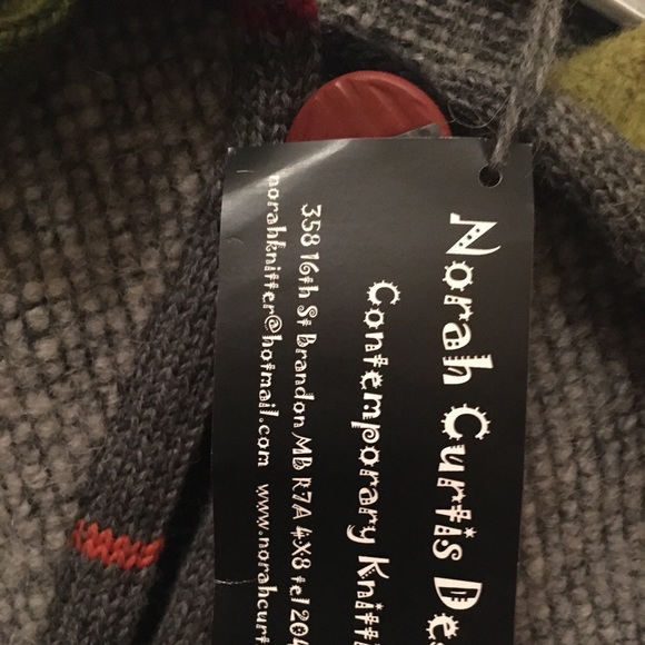 Unique sweater - Picture 2 of 2